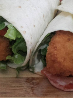 Una foto de Wasabi nuggets rolls