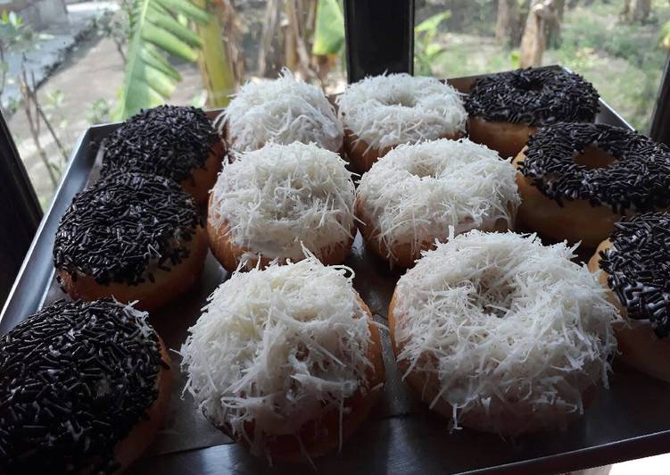 Donat hitam putih