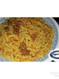 A picture of Macaroni jollof.