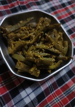 भिन्डी (Bhindi recipe in hindi) रेसिपी मुख्य फोटो
