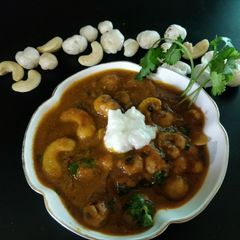 A picture of Shahi Makhana kaju.