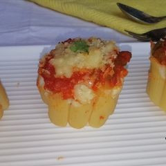 A picture of Cheesy pasta muffins.