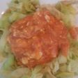 Falsos tallarines de calabacin con salsa de tomate, atún y huevo