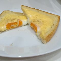 Egg toast with cheese A picture of Egg toast with cheese.