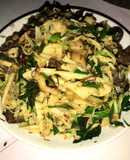 Măng xào lòng gà