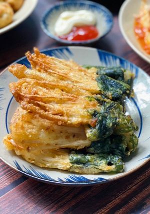 Hình của món Nấm Kim Châm Cuộn Rong Biển Chiên Giòn.