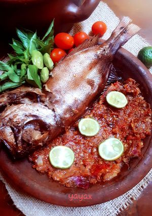 Foto resep Ikan Asap Sambal Bawang