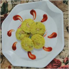 A picture of Kanjivaram idli.