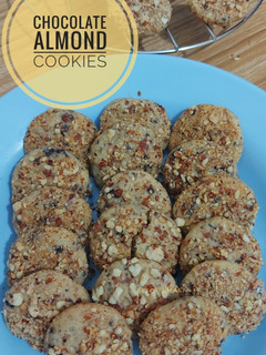Foto resep Chocolate Almond Cookies