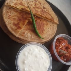 A picture of Besan parantha.