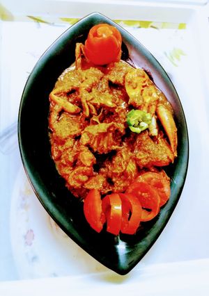 A picture of Kakrar jhal / bengali style crab curry.