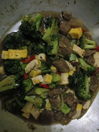 Langkah Mudah untuk Membuat Resep Tumis brokoli daging sapi yang Lezat Anti Ribet, Bisa Manjain Lidah