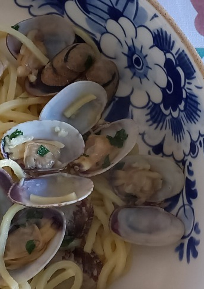 Una foto de Spaghetti con almejas