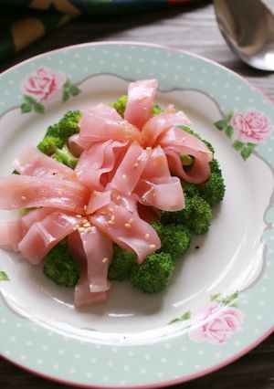 影音食譜 低卡 簡易 甜根菜腸粉 蒸氣烘烤爐 母親節料理 的食譜成品照片