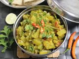 Lauki Tamatar Ki Sabzi (Bottle Gourd - Tomato Curry)