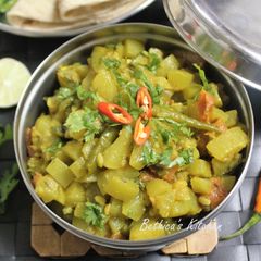 A picture of Lauki Tamatar Ki Sabzi (Bottle Gourd - Tomato Curry).