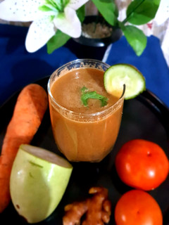 मिक्स सब्जियों का जूस (Mix sabjiyon ka juice recipe in Hindi) रेसिपी मुख्य फोटो