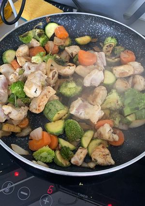 Une photo de Poulet légumes