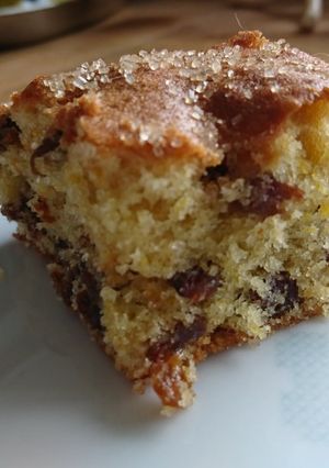 A picture of Sultana and orange traybake.