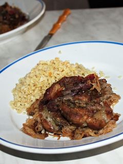 Sült tarja savanyú káposztás ágyon bulgurral recept fotója