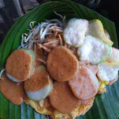 A picture of Telur Campur.