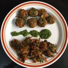 A picture of Cholai Pakoras.