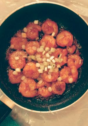 صورة لوصفة يخنة الروبيان(الجمبري) مع زيت الزيتون وصوص الصويا