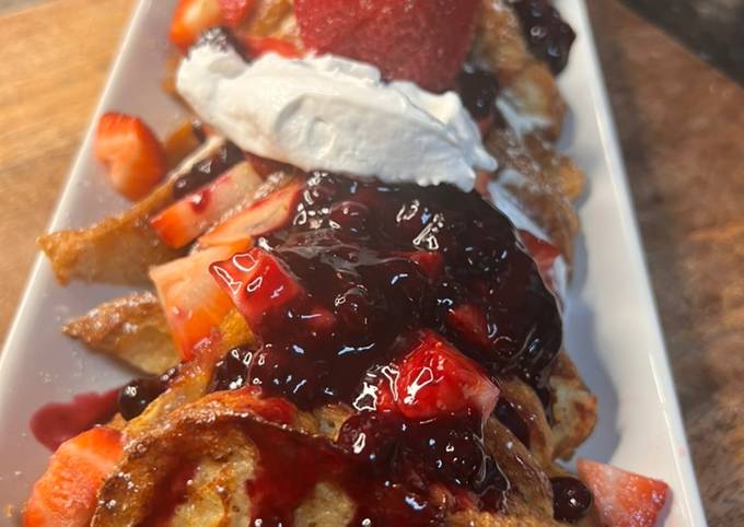 Berry cheesecake French toast