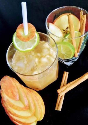 A picture of Cinnapple sparkling drink.