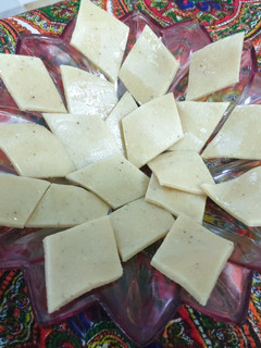 કાજુ કતરી(Kaju Katli Recipe in Gujarati) રેસીપી મુખ્ય ફોટો