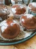 Muffins marmolados con cobertura kinder