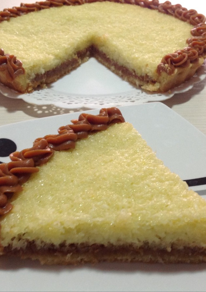 Una foto de Tarta de coco y dulce de leche