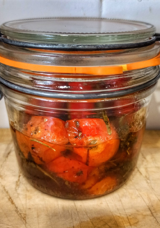 Una foto de Tomates cherry asados con hierbas aromáticas 🍅