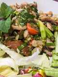 ลาบไก่ทอด