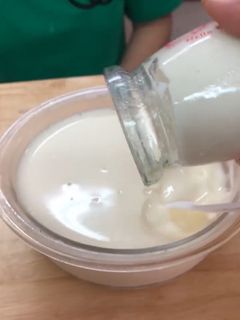 Hình của món Sữa chua úp ngược.