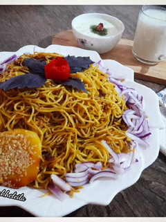 عکسی از دستور ماکارونی با رب انار