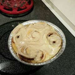 TL'S pudding Cinnamon Rolls with cream cheese A picture of TL'S pudding Cinnamon Rolls with cream cheese.