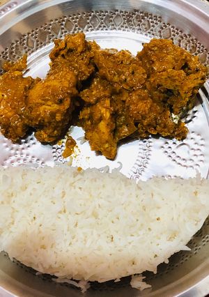 A picture of Chicken gravy.