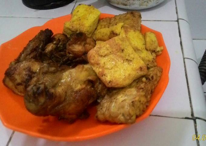 Ayam goreng gurih sambal terasi