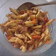 A picture of Suwir Ayam Pedas.