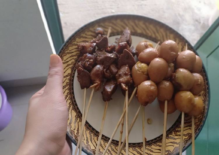 Sate bacem telur puyuh dan rempelo ati