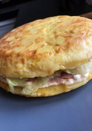 Una foto de Tortilla de patatas rellena! 🤤🍽