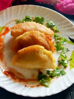 আলুর পুর ভরা (Alur pur vora vaja Puli pitha recipe in bengali) রেসিপির প্রধান ছবি