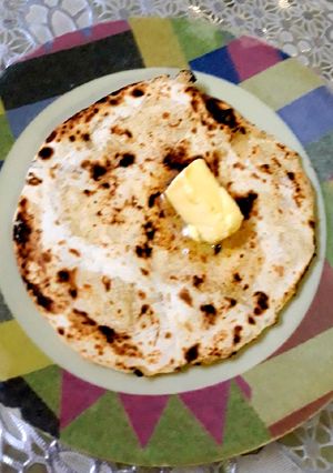 A picture of Aloo Naan.