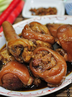 [年菜料理]啤酒豬腳 的食譜成品照片