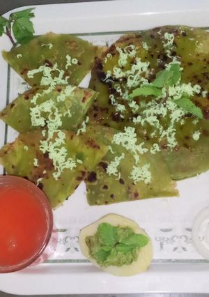 #પાણીપુરી પરાઠા (panipuri paratha recipe in Gujarati) રેસીપી મુખ્ય ફોટો