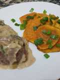 Bondiola al verdeo con batatas fritas