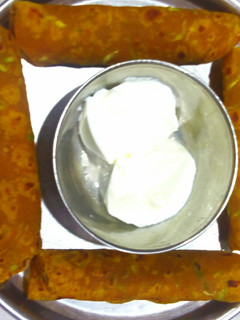 દૂધીના થેપલા(dudhi na thepla recipe in gujarati) રેસીપી મુખ્ય ફોટો