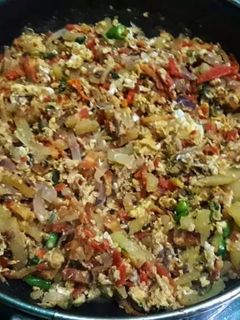 মিক্সড ভেজিটেবল ও ডিমের ঝুরি (mixed vegetable o dimer jhuri recipe in Bengali) রেসিপির প্রধান ছবি