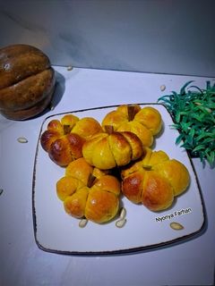 Foto resep Pumpkin Buns (Roti Labu Kuning)